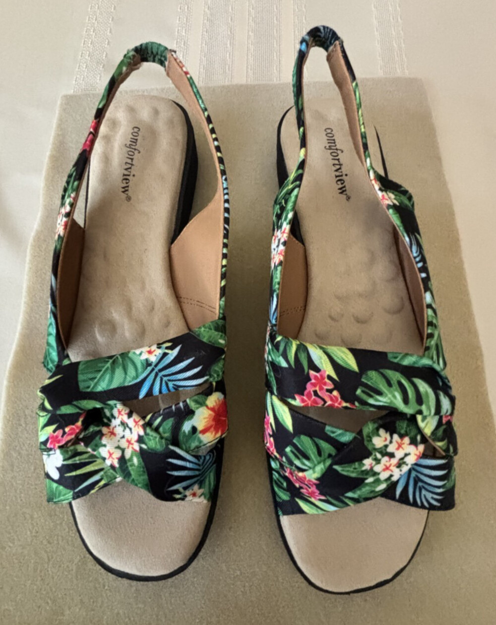 COMFORTVIEW Adele Sling Sandals Womens Size 10M Black Tropical Floral Slingback